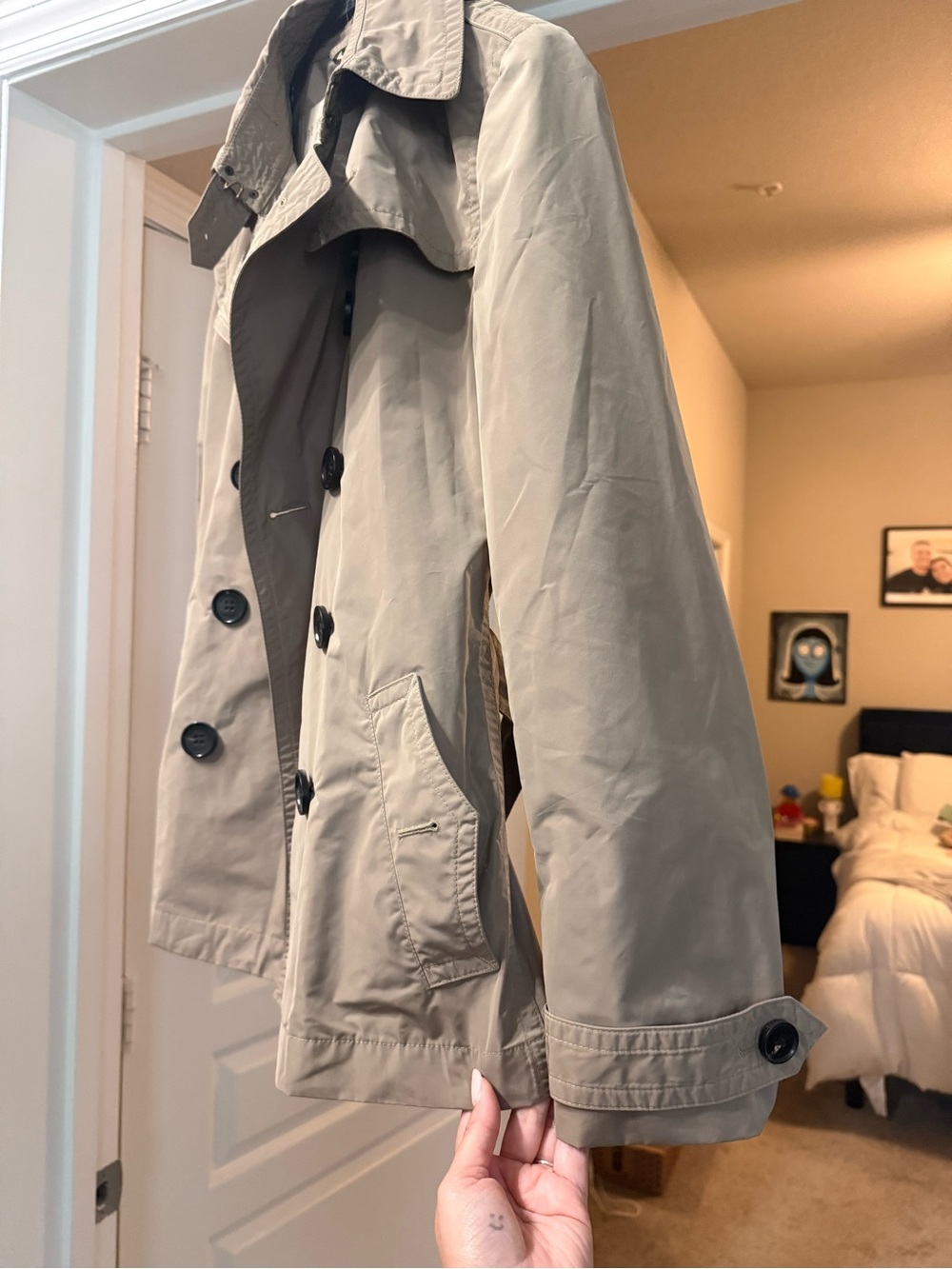 Burberry Tan Double-Breasted Short Trench Coat - Picture 7 of 11